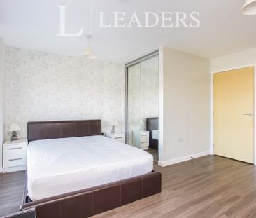 Studio to rent - Photo 3