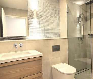 Near New Two Bedroom Two Bathroom With Easy access to MQ Uni And Sh... - Photo 4