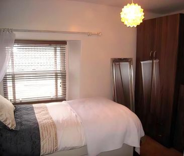 4 bedroom semi-detached house to rent - Photo 1