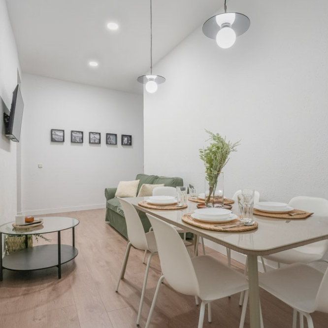 Cozy Room in the Heart of Madrid - Photo 1