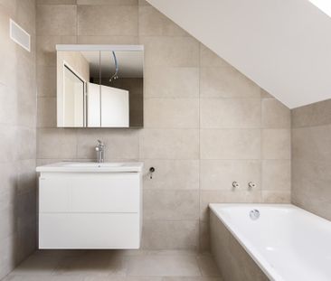 MODERNE UND GROSSZÜGIGE MAISONETTE WOHNUNG - Photo 3