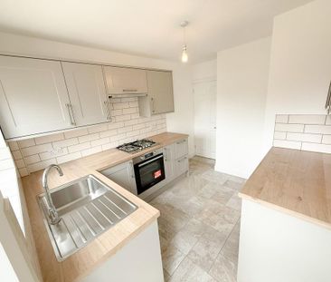 2 bedroom semi-detached bungalow to rent - Photo 3