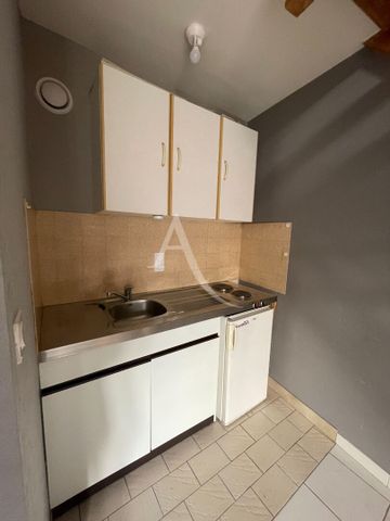 Location Appartement 2 pièces 35m² FONTENAY LE COMTE 85200 - Photo 3