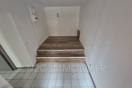 Location Appartement 1 pièce 24m² GRASSE 06130 - Photo 2