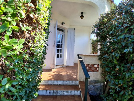 A LOUER CARRY LE ROUET VILLA PLAIN PIED TYPE 4 AVEC JARDIN PROCHE CENTRE VILLE ET MER, - Photo 1