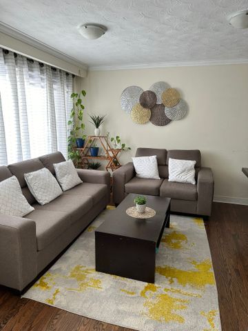 For Lease - 86 Earnscliffe Circle, Brampton, Ontario - Photo 2