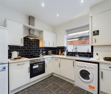 Room in a Shared House, Leopold Road, L7 - Photo 1