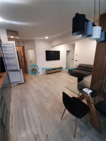 Royal Imobiliare Inchiriere apartament 3 camere, zona 9 Mai - Photo 3