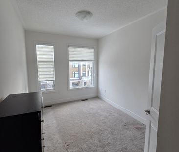 For Lease - 1287 Dempster Lane, Oakville, Ontario - Photo 3