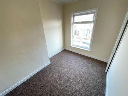 Buckingham Street, Hull, HU8 - Photo 2