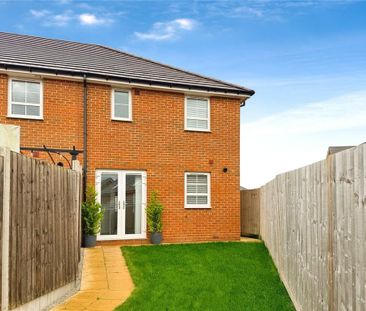 3 bedroom semi-detached house to rent - Photo 2