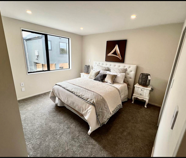 Modern 3BR Townhouse in Bucklands Beach - Photo 5