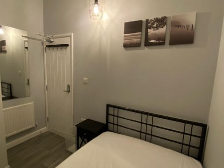 6 bedroom semi-detached house to rent - Photo 5