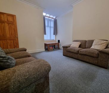 4 bedroom terraced house to rent - Photo 2