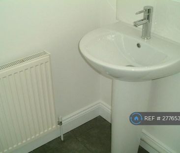 1 bedroom semi-detached house to rent - Photo 4