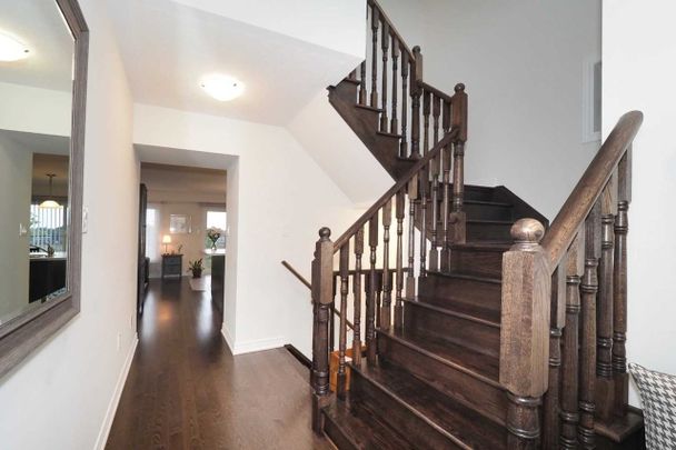 33 Duckworth Road apartment — Cambridge, ON (3-Bedroom) - 3 Bedroom - Photo 1