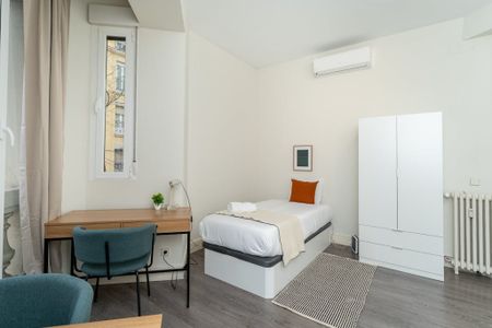 Calle de Blasco de Garay, Madrid, Community of Madrid 28015 - Photo 5