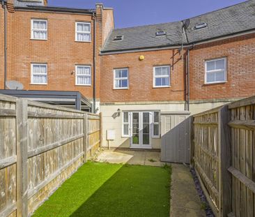 3 bedroom terraced house to rent - Photo 6