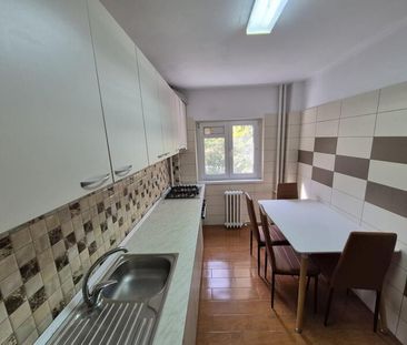 Campia Libertatii, Scoala 75, decomandat. - Photo 2