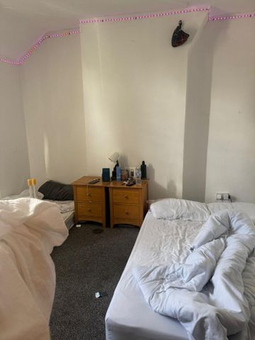 4 bedroom terraced house to rent - Photo 2