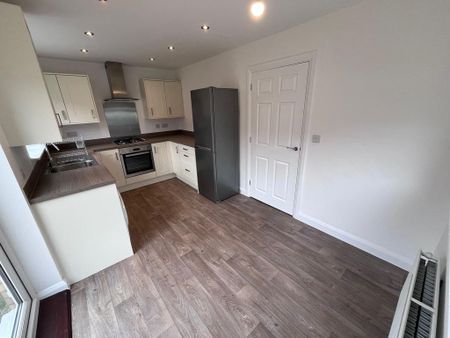 2 bedroom semi-detached house to rent - Photo 4