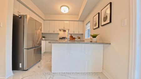 For Lease - 76 Fieldridge Crescent, Brampton, Ontario - Photo 3