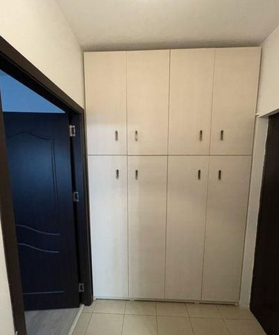 Piata sudului voila cu parcare - Fotografie 5