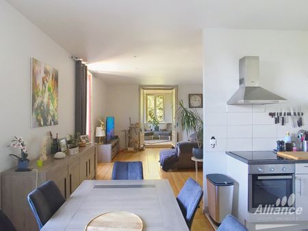 Location Appartement 3 pièces 93m² VALENTIGNEY 25700 - Photo 2