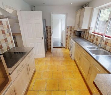 1 bedroom in a house share to rent - Photo 5