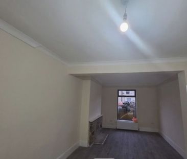 4 Bed Semi-Detached House, Grange Road, IG1 - Photo 2