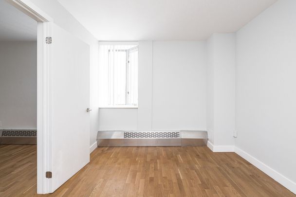 800 Richmond Street West - Photo 1