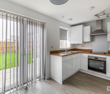 2 bedroom end of terrace house to rent - Photo 3