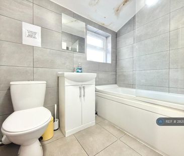 8 bedroom terraced house to rent - Photo 5