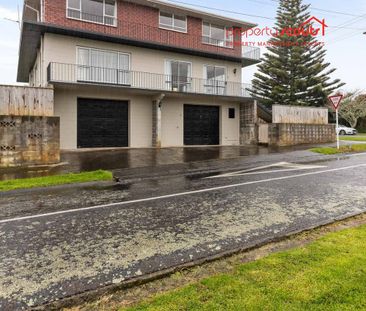 Available Now on Cracroft - Photo 3