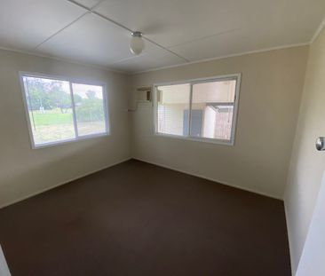 3 Bedroom Neat & Tidy Home ! - Photo 4