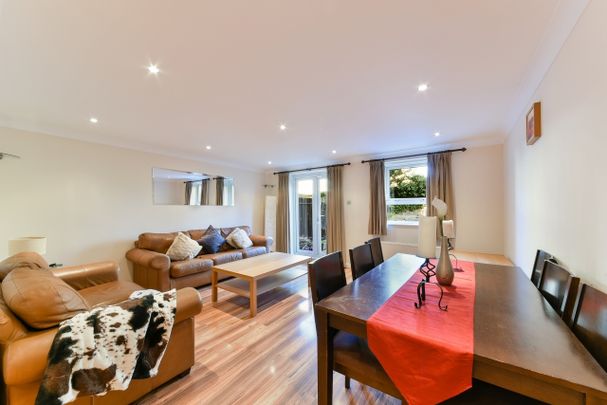 2 bedroom terraced maisonette to rent - Photo 1