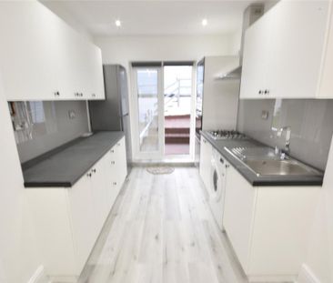 2 bedroom maisonette to rent - Photo 4