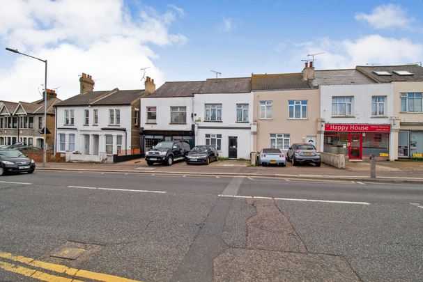 2 bedroom maisonette to rent East Street, Southend On Sea, SS2 - Photo 1