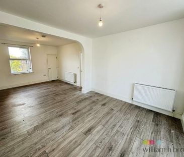 3 bedroom end of terrace house to rent - Photo 2