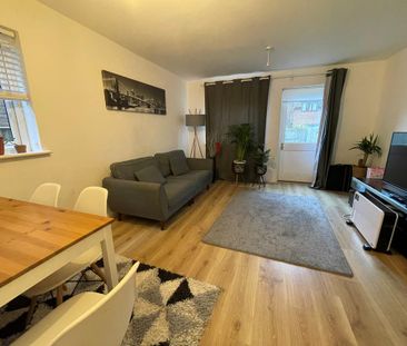 2 bedroom end of terrace house to rent - Photo 1