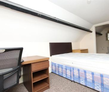 4 bedroom coach house to rent - Photo 2