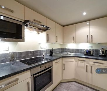 1 bedroom in a flat share to rent - Photo 6