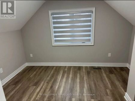 71 WOODHOUSE CRESCENT - Photo 2