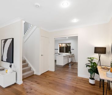 32 Mornington Cres, - Photo 2