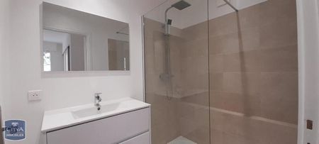 Location Appartement 2 pièces 41m² NICE 06100 - Photo 4