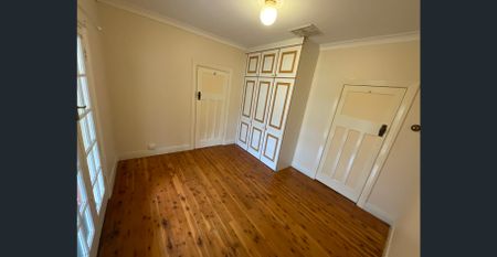 EAST TAMWORTH TWO BEDROOM HALF HOUSE - Photo 2