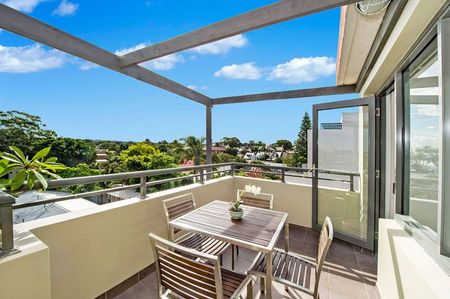 One Bedroom Apartment with Parking - Photo 4