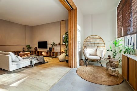 Rambla de Catalunya, Barcelona, Catalonia 08007 - Photo 4