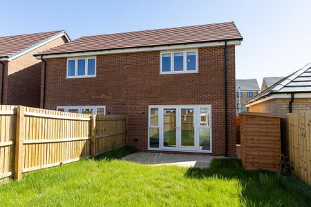 2 bedroom end of terrace house to rent - Photo 4