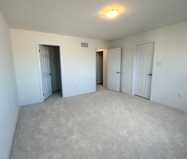 For Lease - 202 Port Crescent, Welland, Ontario - Photo 4